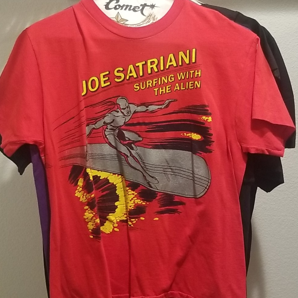 Satriani vintage tee